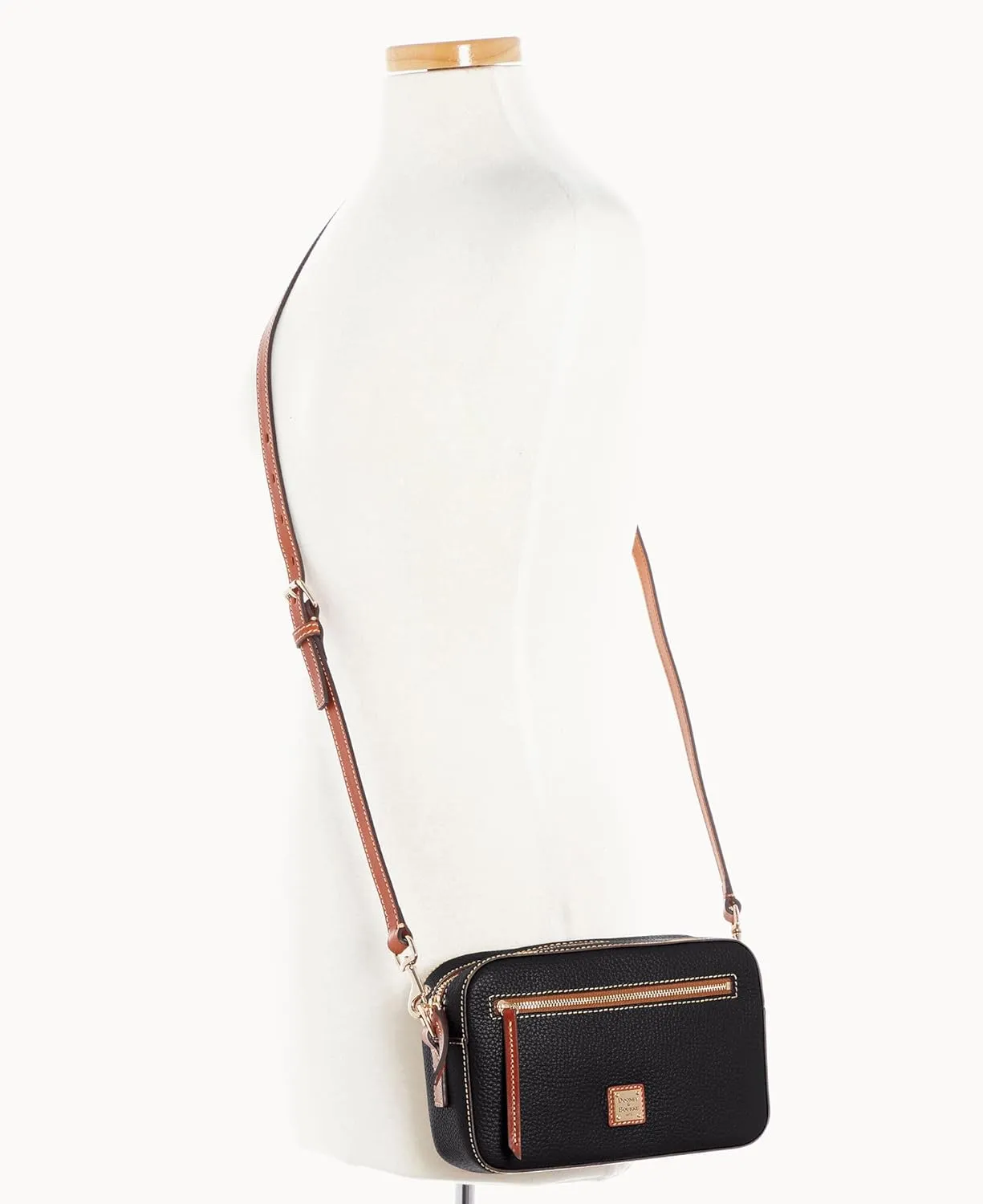 Dooney & Bourke Women's Camera Zip Crossbody in Pebble Grain Leather, Small Handbag with Adjustable Shoulder Strap
